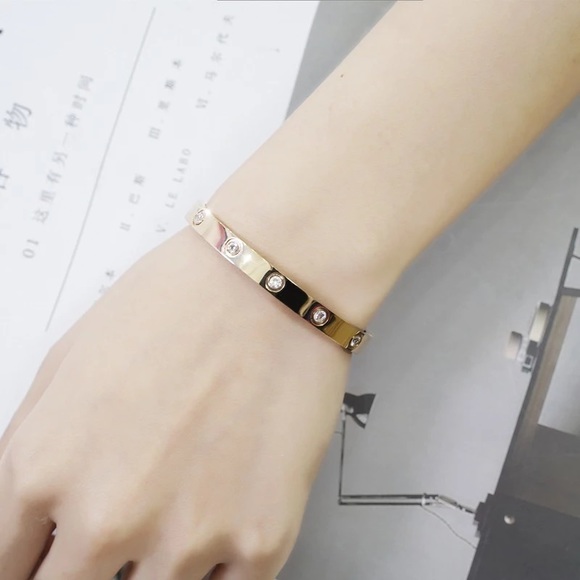 Gold plated Love style Bracelet or Bangle for Women - Picture 2 of 6